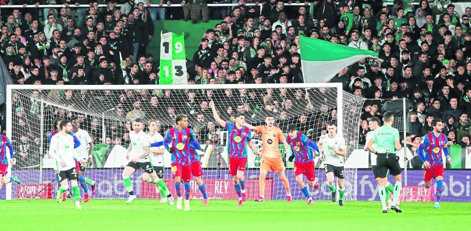 九游娱乐平台-世体：特狮连国王杯都没有上场机会，若想比赛他只能冬窗离队