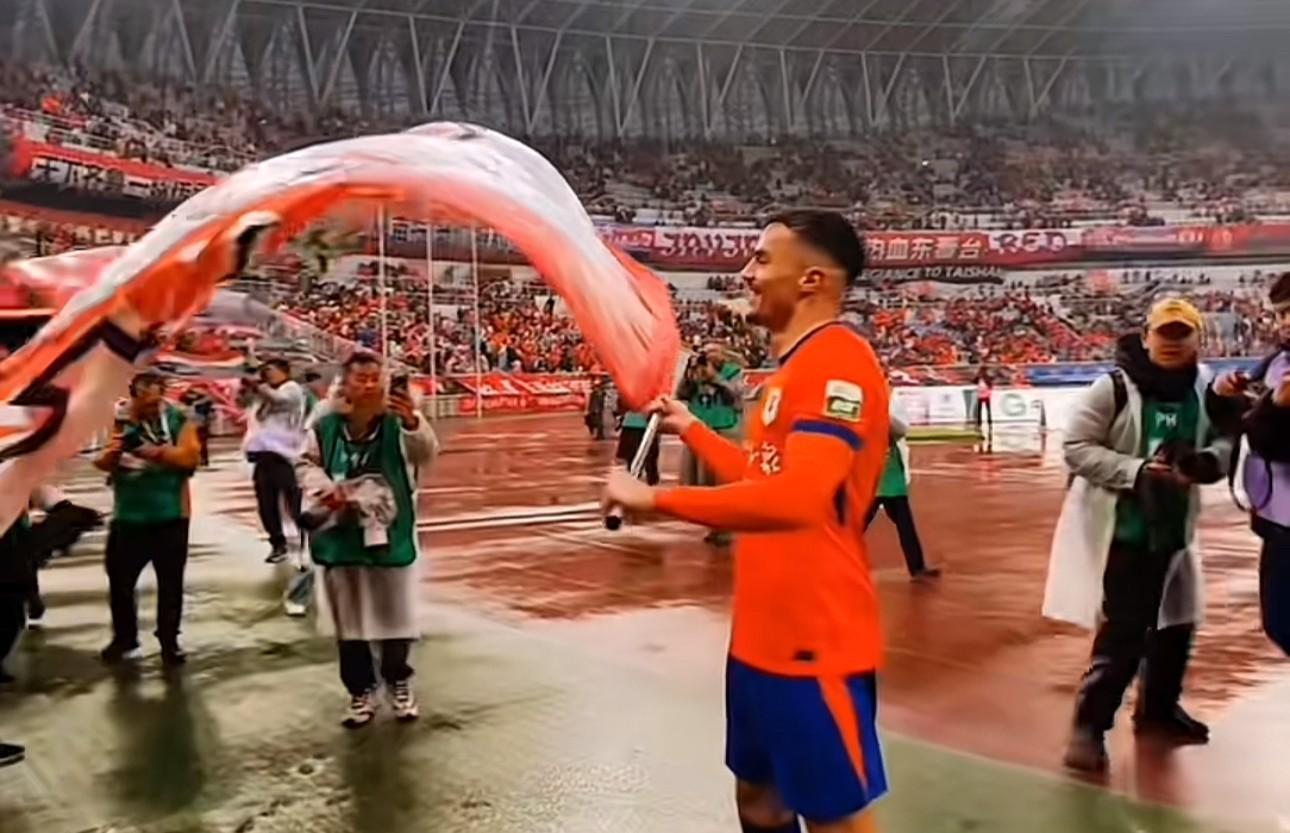 九游娱乐官网-阿尔瓦罗：我还在慢慢进步，个人的体能状态也在慢慢提高